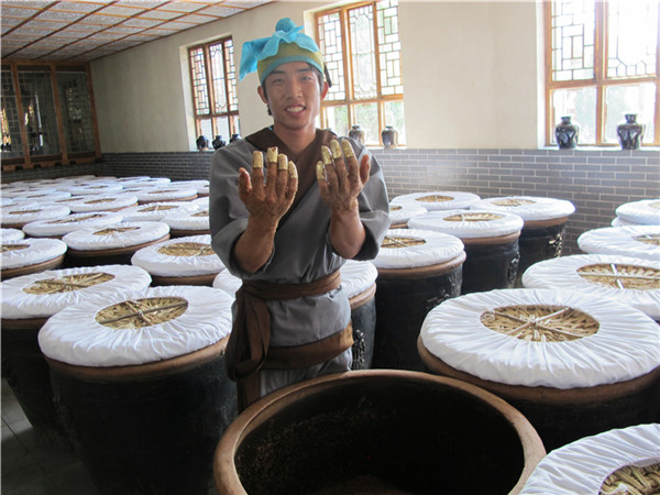 Shanxi mature vinegar still made the old way