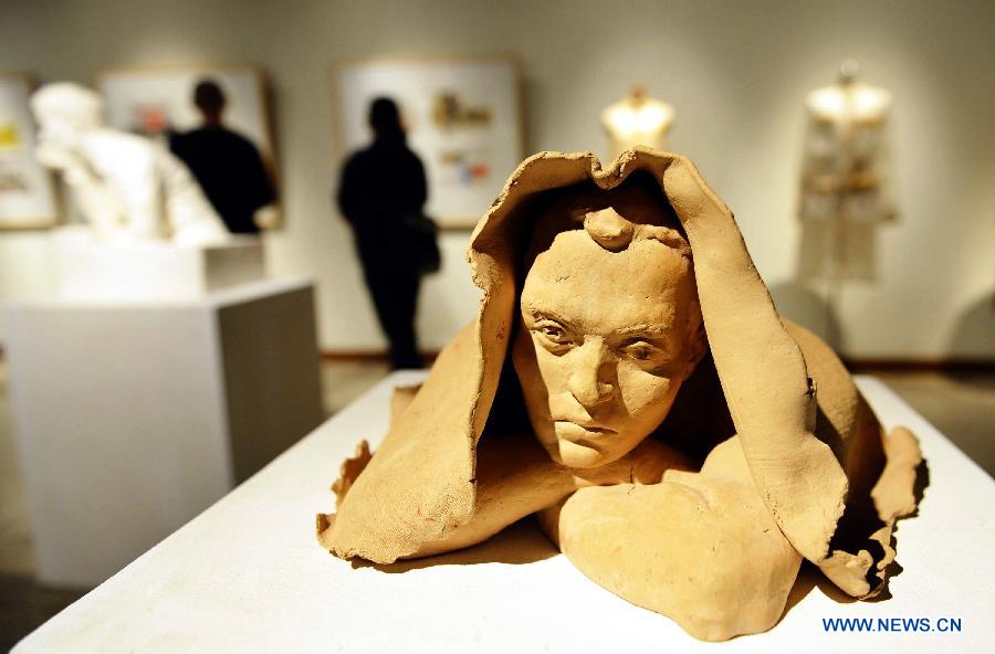 Art works of 2013 college graduates exhibited in Hangzhou