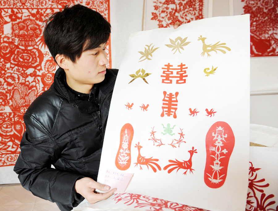 Paper cutting artist follows his dream