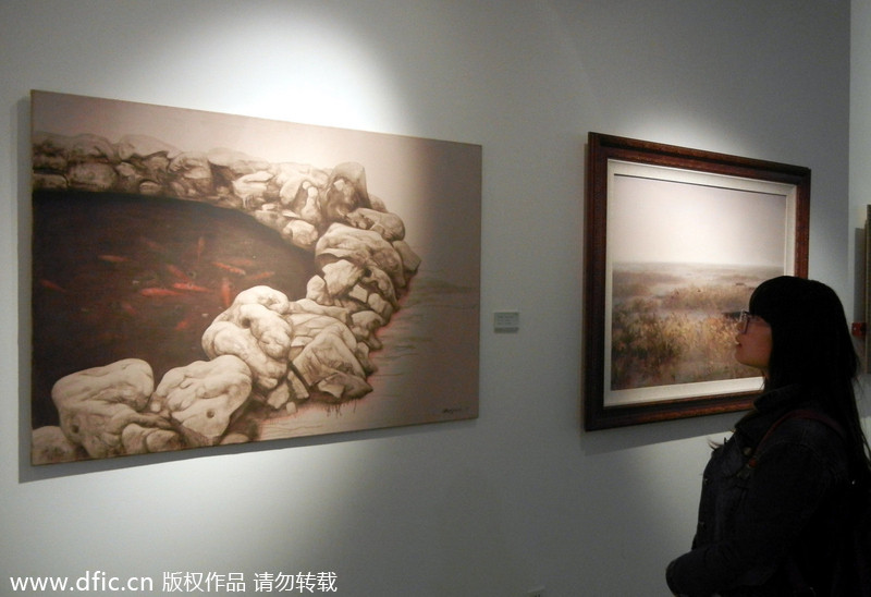 Oil paintings depict picturesque Jiangnan