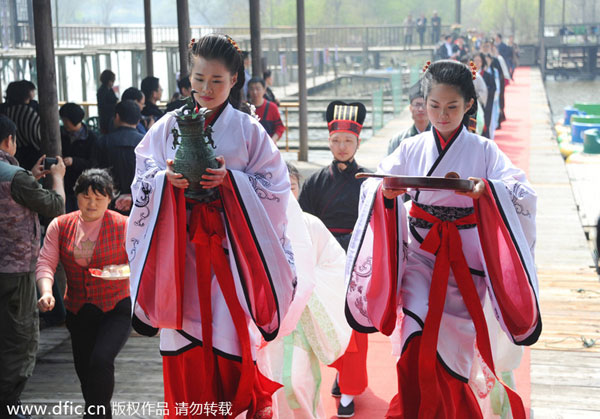 Shanghai hosts ancient Shangsi Festival