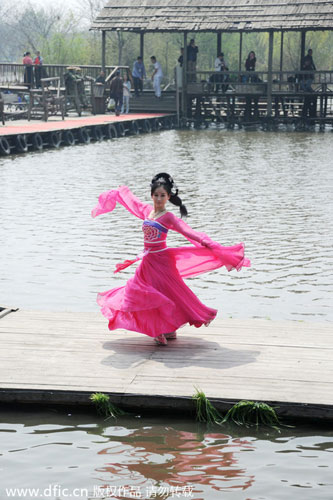 Shanghai hosts ancient Shangsi Festival