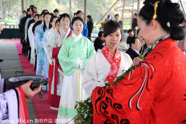 Shanghai hosts ancient Shangsi Festival