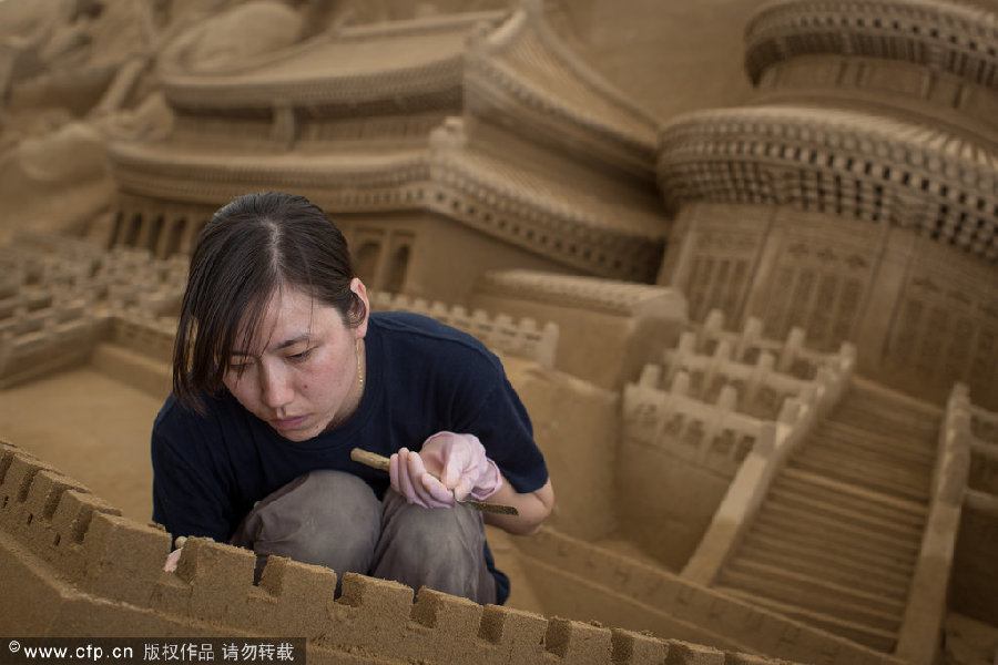 Sand sculptures replicate world heritage items