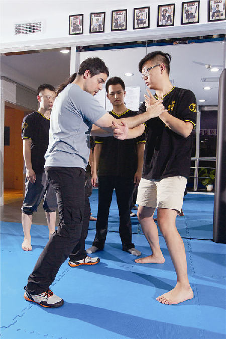 Winning moves in martial art wing chun