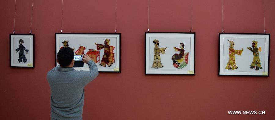 Shadow puppet exhibition held in Hebei