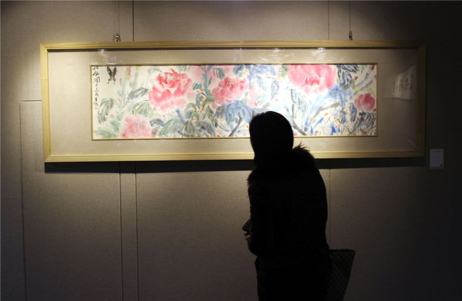 Celebrities exhibit their art in Suzhou