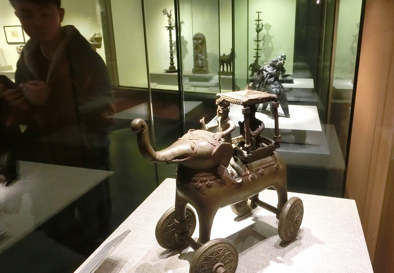 Indian cultural relics on show in Hubei