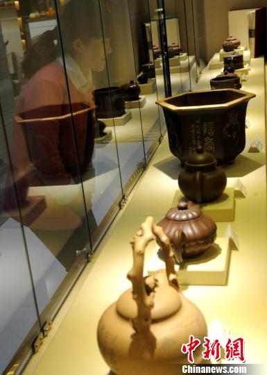 Zisha teapots exhibition held in Fuzhou