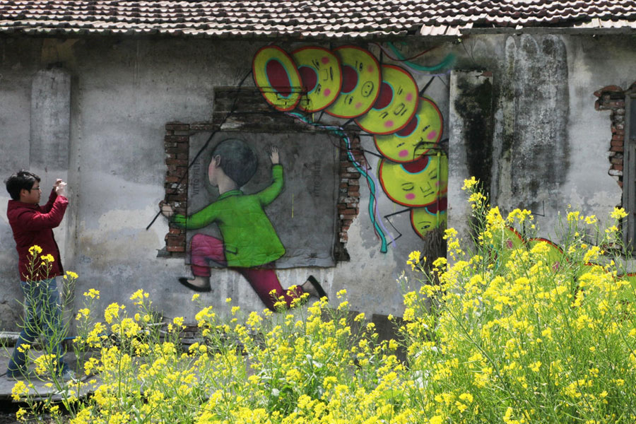 French street artist brightens up Shanghai village