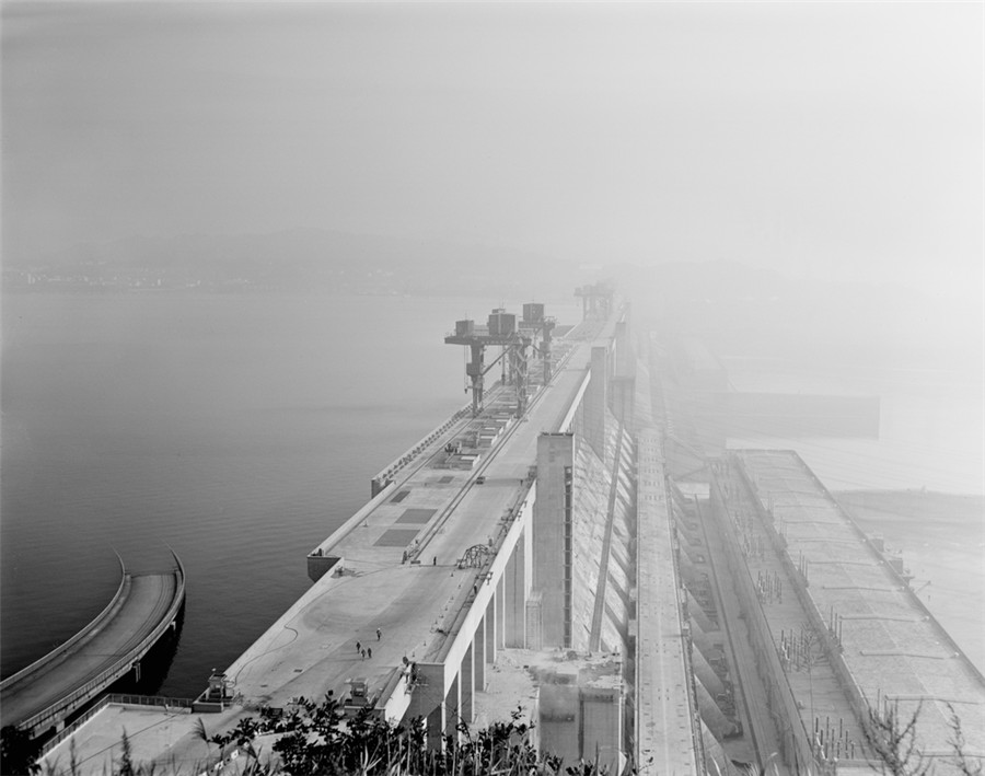 Photographer in search of his 'homeland' in post-Three Gorges landscape