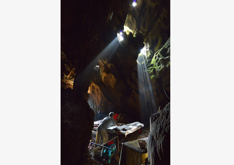 Artist paints in cave studio for 30 years