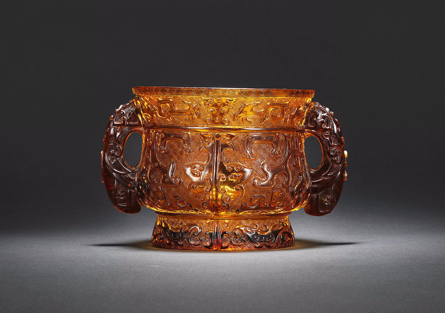 Exquisite ancient Chinese glass wares