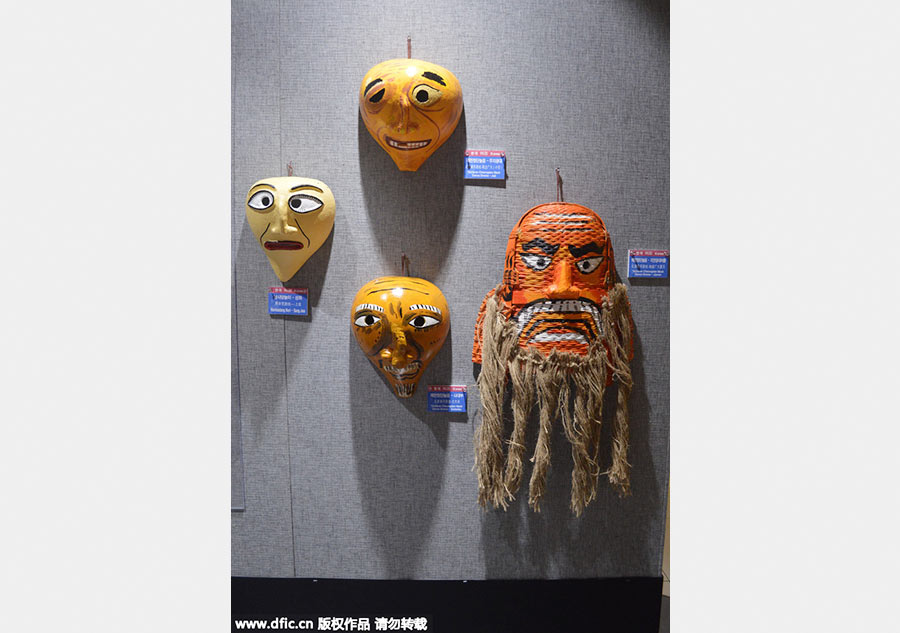 1,000 masks from around the world gather in Shanghai