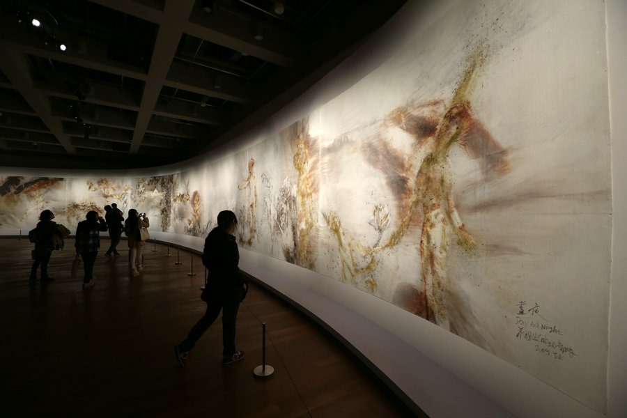 Suzhou displays Cai Guoqiang's gunpowder art 'Day and Night'