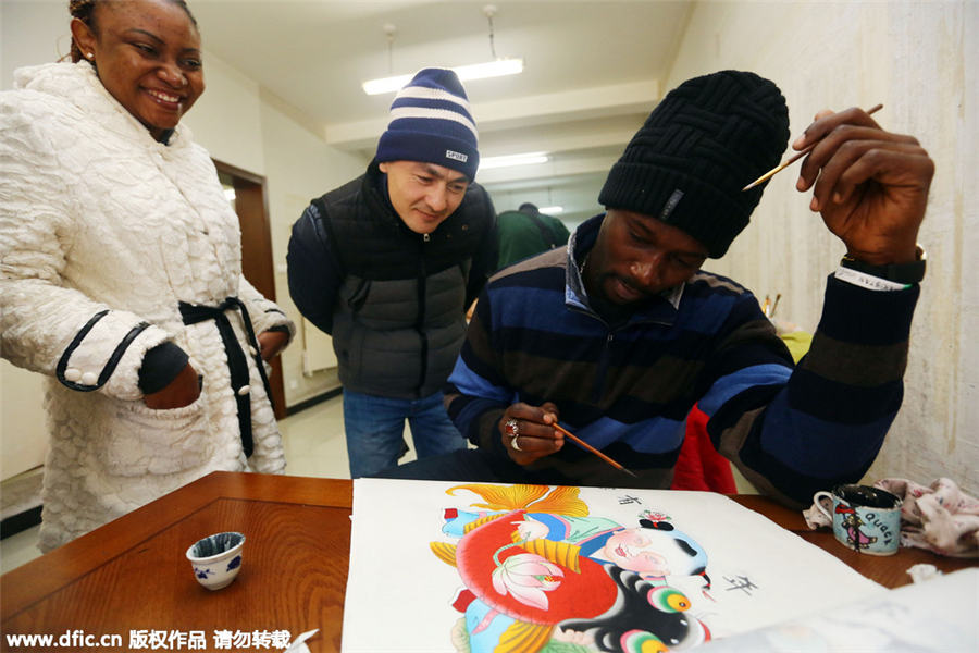 MIT students savor Chinese woodblock art in Tianjin