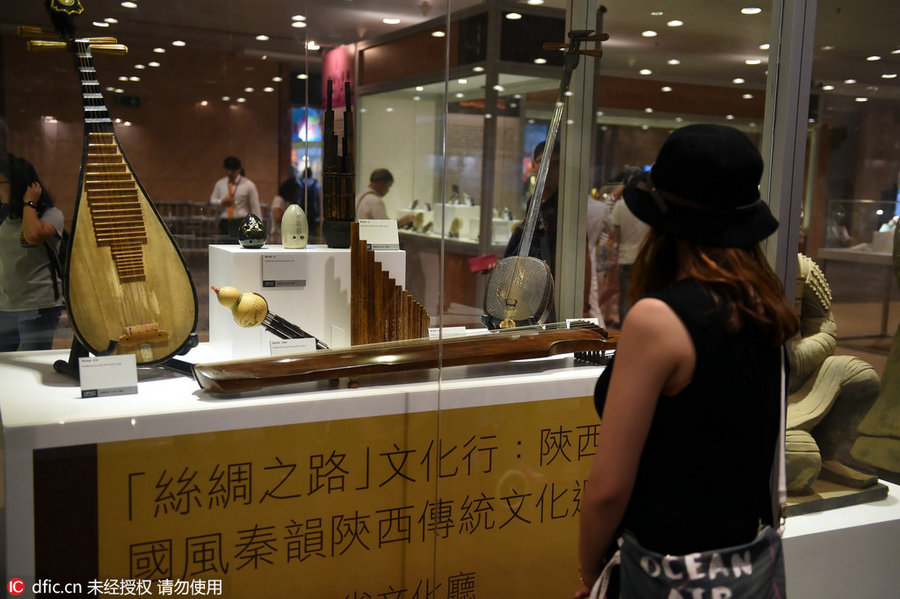 Silk road culture sparkles at Hong Kong book fair