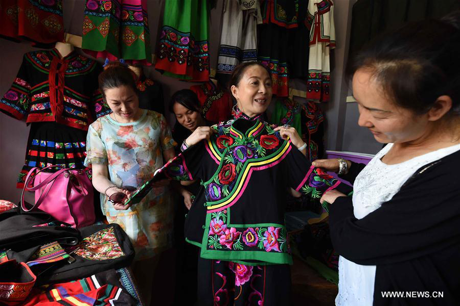 Embroidery in Yi ethnic style