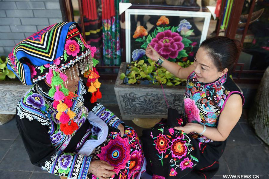 Embroidery in Yi ethnic style