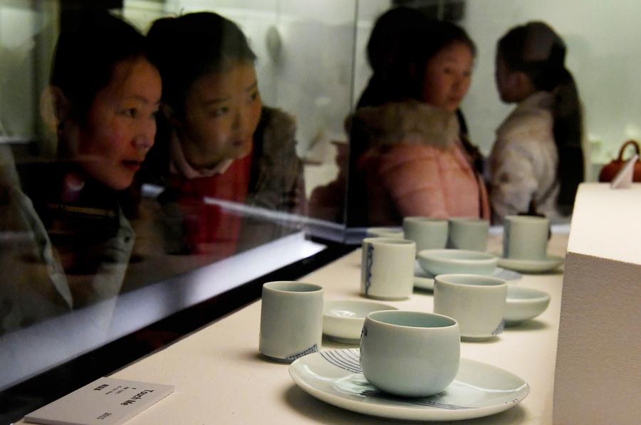 1st Central China International Ceramics Biennale opens to public