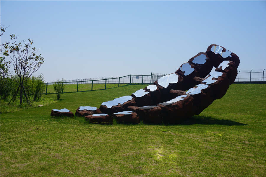 Sculptures at Haining park illustrate tide culture