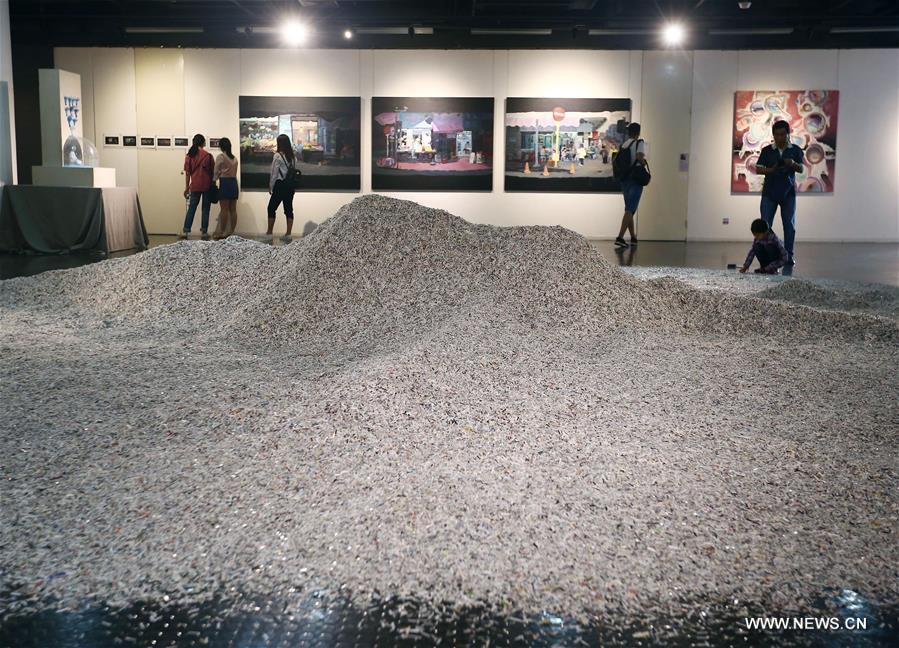 Works of fine arts graduates displayed in Tianjin