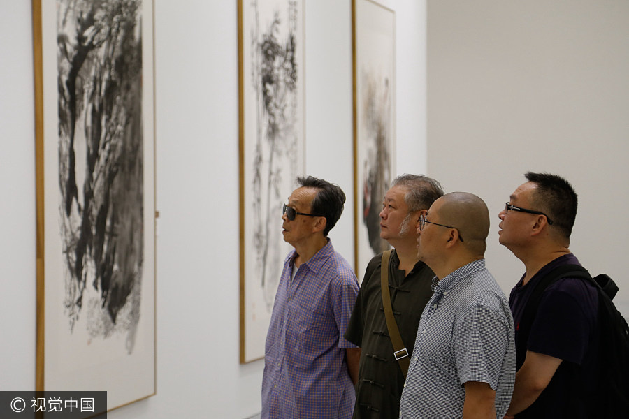 Freehand ink paintings on show in Hangzhou