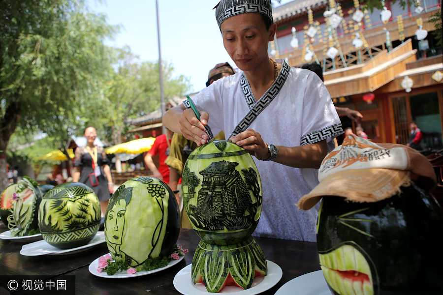 Vivid landscapes carved on watermelons