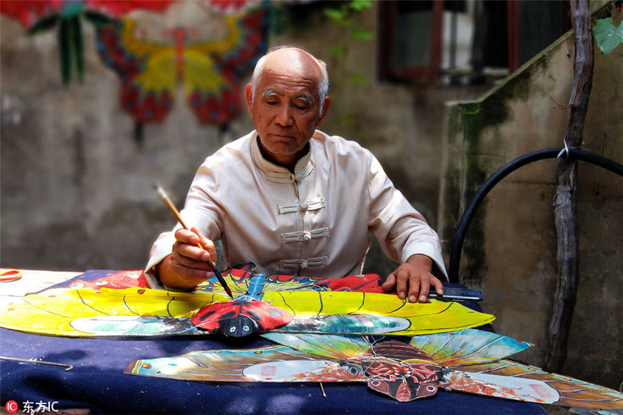 Master of kite-making wants craft to soar high