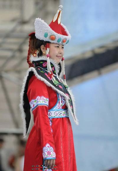 Mongolian costume contest kicks off