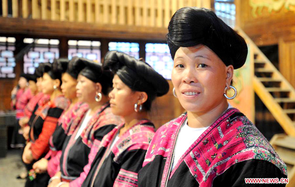 Yao ethnic women keep long hair tradition alive