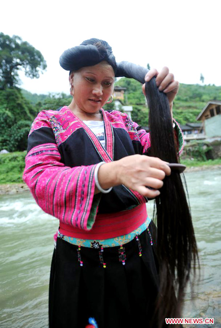 Yao ethnic women keep long hair tradition alive