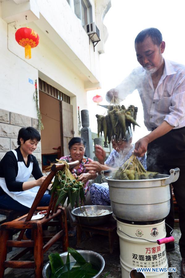 Qu Yuan's hometown prepares for Duanwu Festival