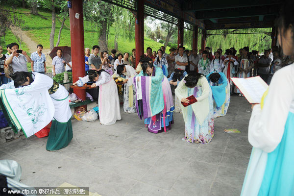 Qixi: Enjoy traditional festival the ancient way