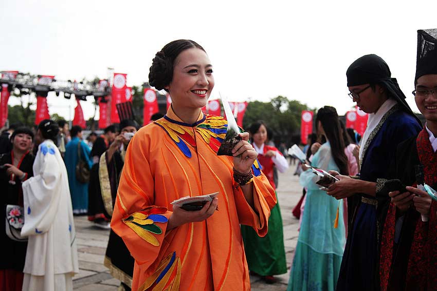 2013 Chinese Han Clothing Cultural Week in Xitang