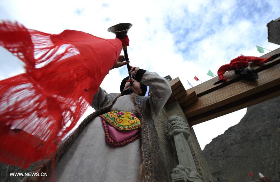 Qiang ethnic group celebrates New Year