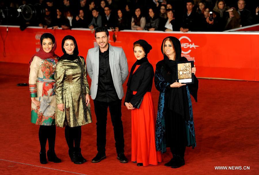 Stars pose after awarding ceremony at Rome Int'l Film Festival