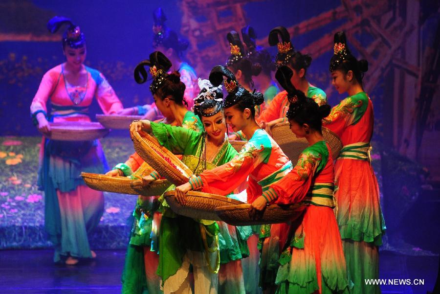 Drama 'Moon over the Helan Mountain' staged in Indonesia