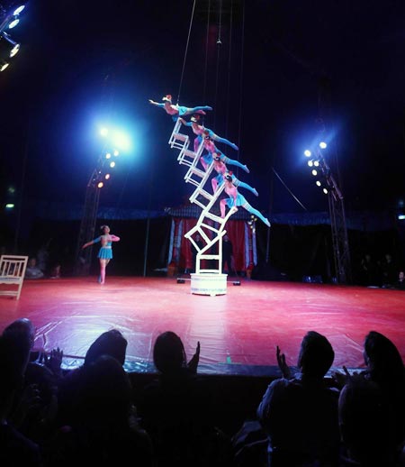 Chinese acrobatic drama performed in Germany