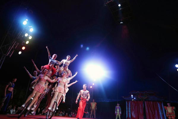 Chinese acrobatic drama performed in Germany