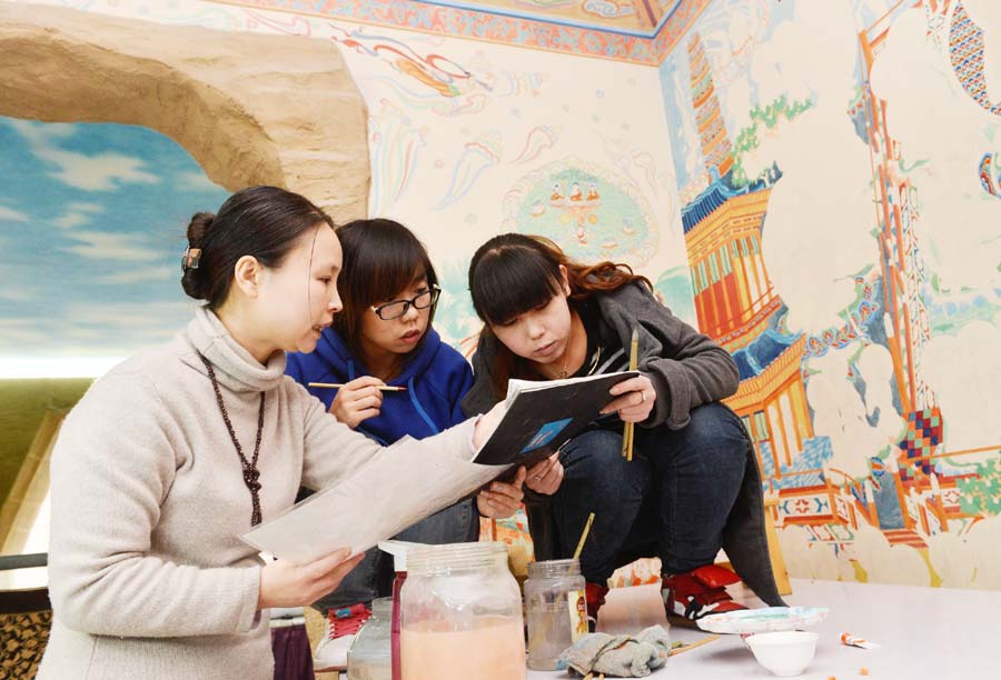 Chinese couple restore Mogao Grottoes