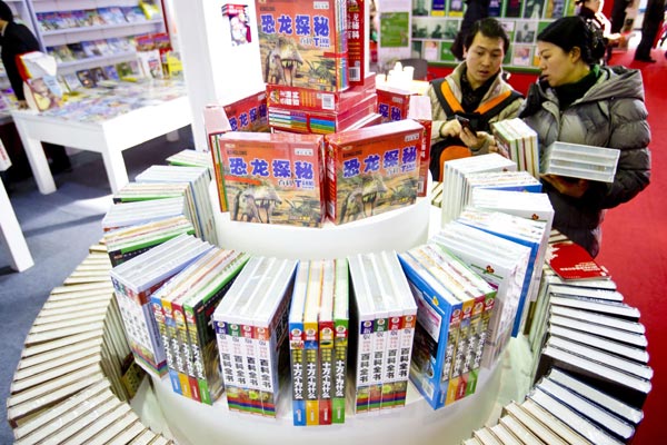 Book lovers flock to fair