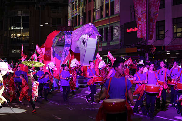 Sydney celebrates with parade of horses