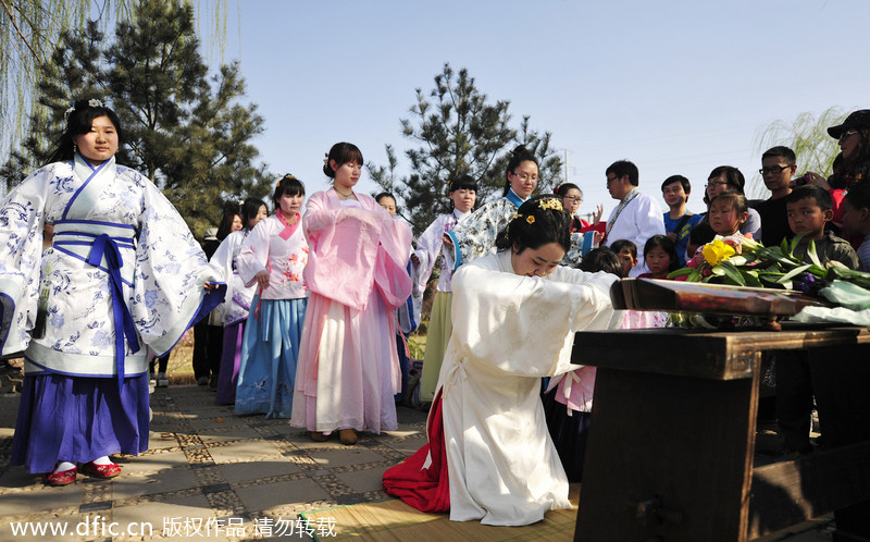 Luoyang traditional flower festival