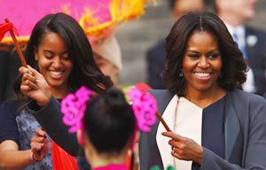 US first lady tries tai chi