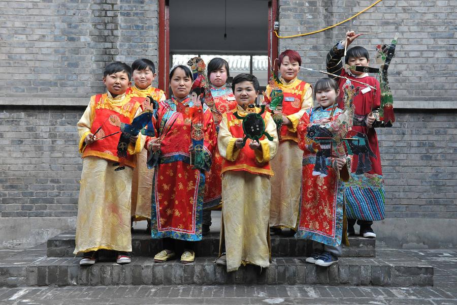 Special shadow puppet troupe in Pingyao