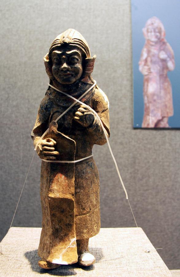 Relics from tomb of Sui Dynasty's Emperor Yang on display