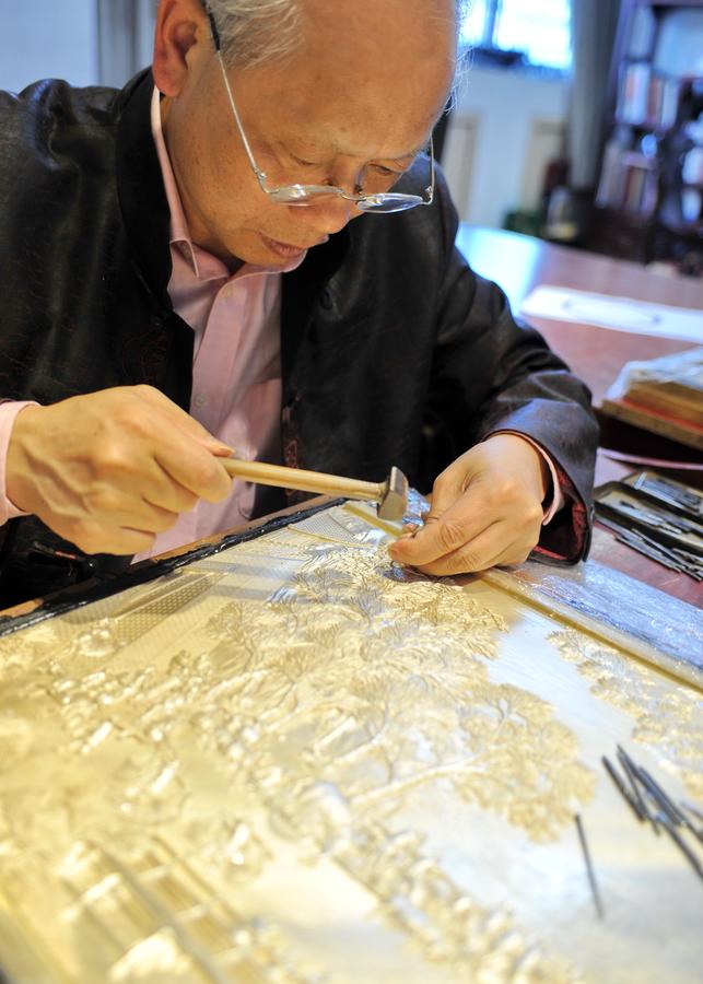 Crafts master keen to keep She ethnic group silver crafts alive