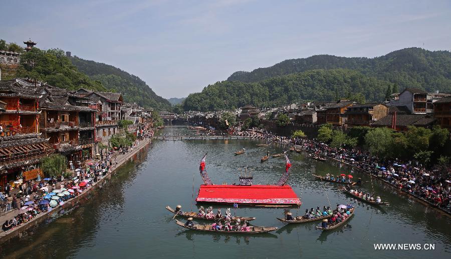 Miao ethnic group celebrates folk festival in Hunan