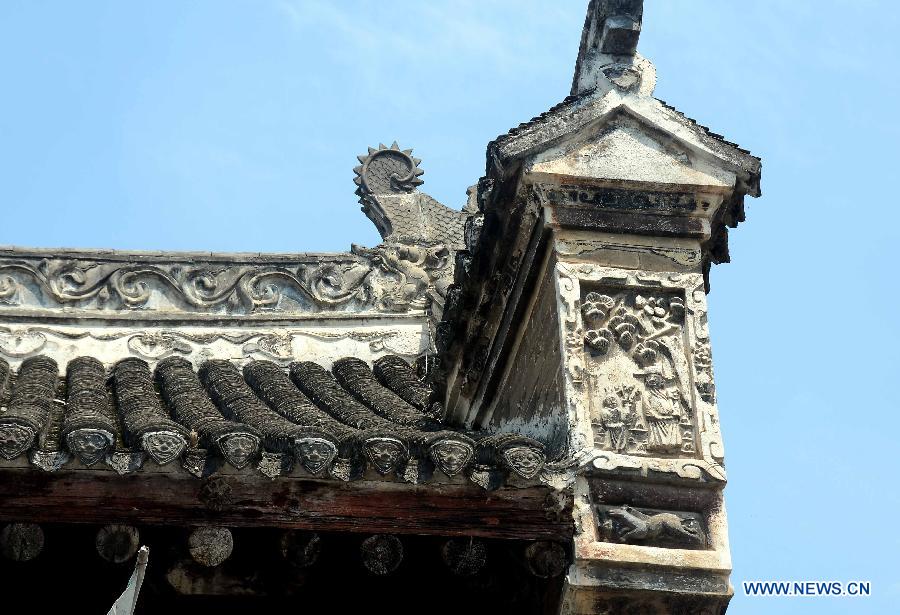 Architectural sculptures preserved in Henan